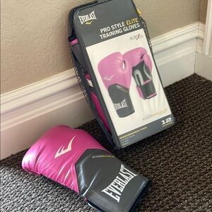 Everlast Pink and Black Boxing Gloves